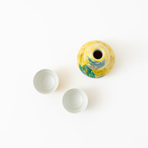 Yoshidaya Camellia Kutani Sake Set