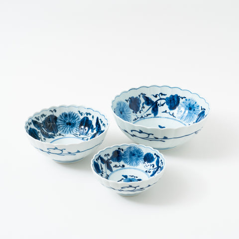 Underglaze Blue Chrysanthemum Arabesque  Arita Serving Bowl Set