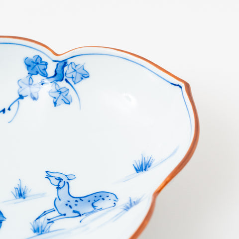 Korin Kiln Hand-Painted Deer in Nature Hasami Serving Bowl