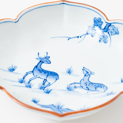 Korin Kiln Hand-Painted Deer in Nature Hasami Serving Bowl