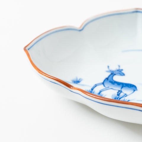 Korin Kiln Hand-Painted Deer in Nature Hasami Serving Bowl