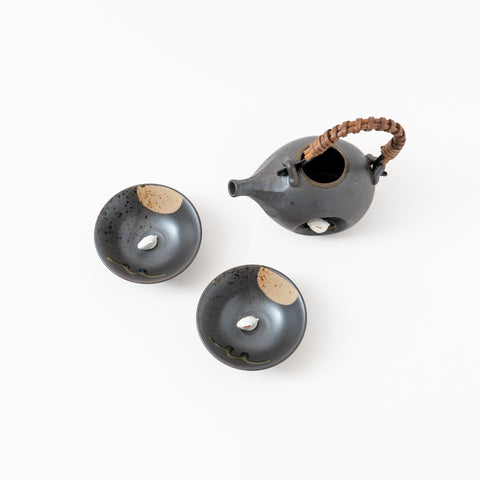 Small Rabbit Charm Black Chic Hasami Sake Cup Set