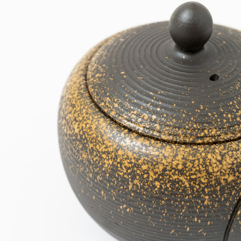 Fusen Thousand Lines Gold Sprinkled Tokoname Teapot