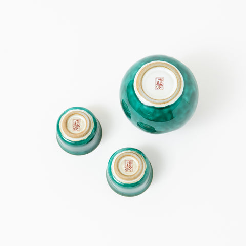 Bizsan Kiln  Green Sasanqua Camellia Kutani Sake Set